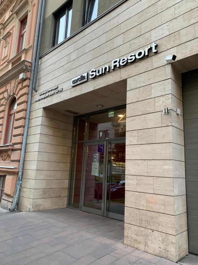 Corvin Sun Downtown Apartment Budapeste Exterior foto